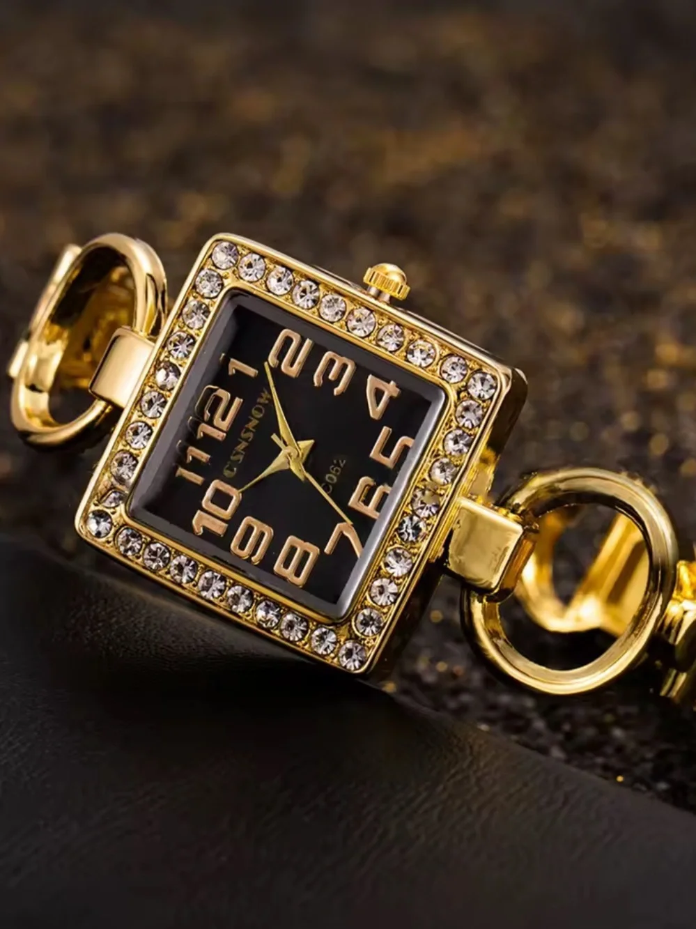 Classic Stainless steel Gold Tone Women's Bracelet Watch - Elegant Gold Finish